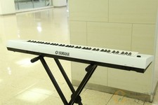 YAMAHA NP-32 76-Key Lightweight Digital Piano