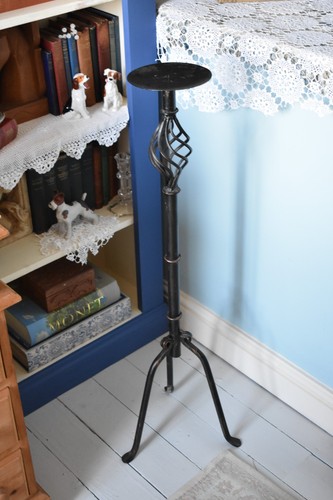Vintage large free standing - large,