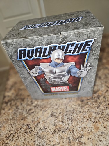 Avalanche mini bust - avalanche, bowen