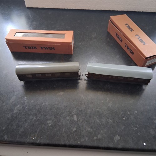 Vintage trix ttr coaches - x,