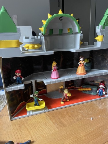 Bowsers castle play - play, super