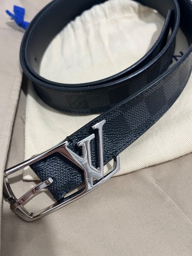 Louis vuitton initiales - lv,