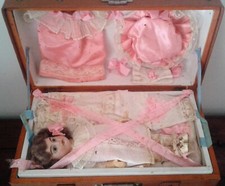 MUSEALE. BAMBOLA ANTICA-CARILLON-3 MELODIE DI WALTZER