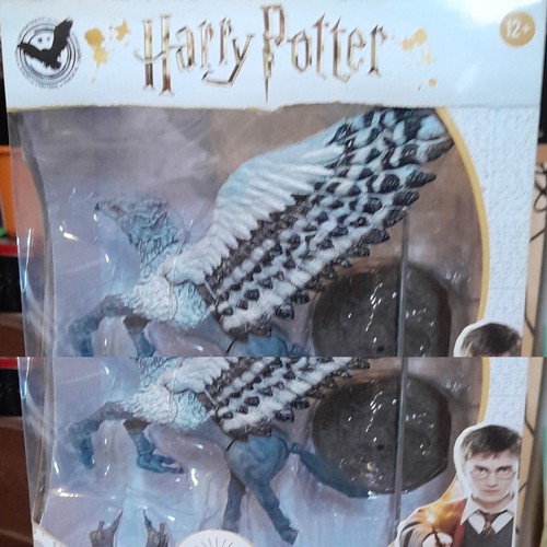 Harry potter buckbeak figure - harry,