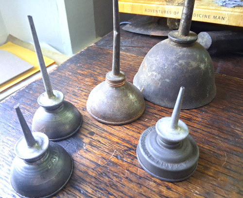 Five vintage push bottom - push, oil