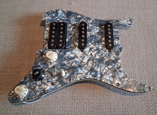 Strat style loaded pickguard - loaded,