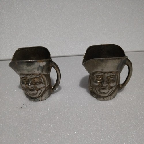 Two smal 6cm - 6cm, antique