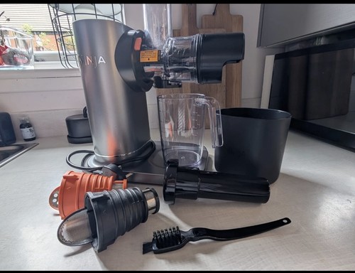 Ninja cold press juicer - cold,