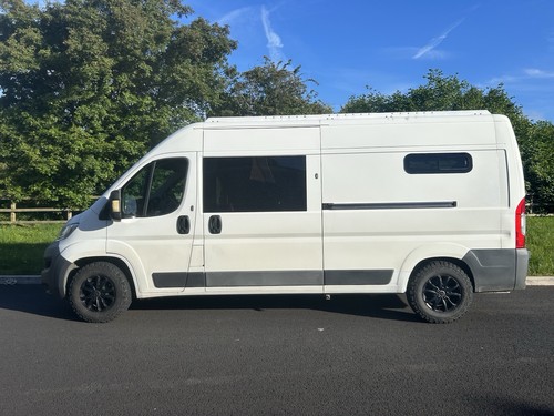 Off grid gorgeous van - off,