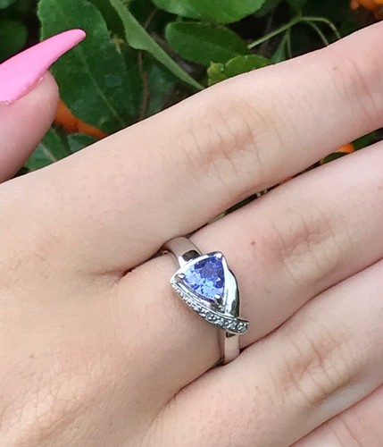 96ct trillion cut tanzanite - 0.96ct,