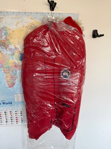 Canada goose red - coyote, fur