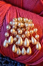 Pearl Clustered 40s Styled Brooch. Glamorous Quality Faux Cream Pearls. New