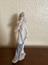 Lladro Style  Valencia Singing