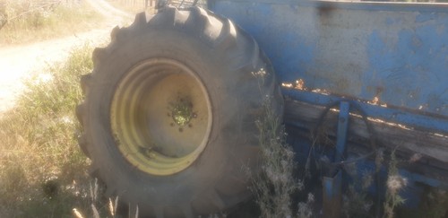 John deere combine wheel and - deere,