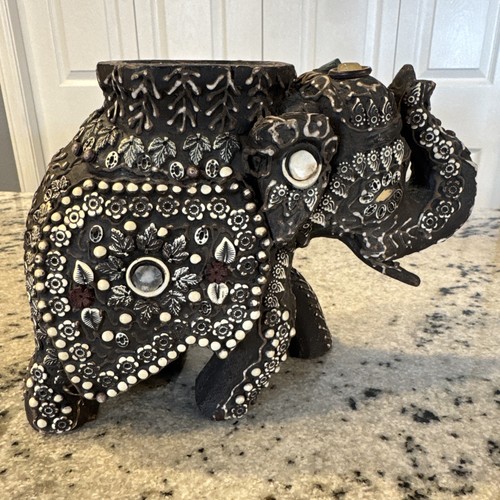 Vintage wooden elephant statue - wooden,