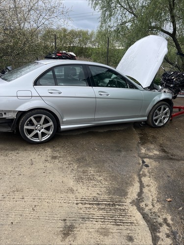 Mercedes c220 w204 - mercedes,