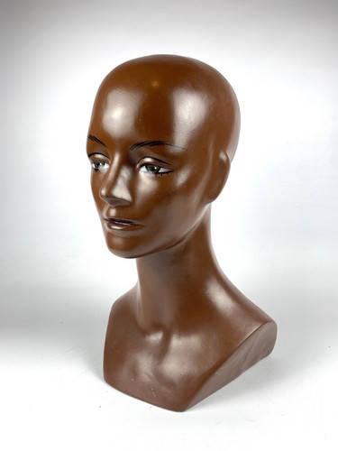 Vintage mannequin head - head, wig