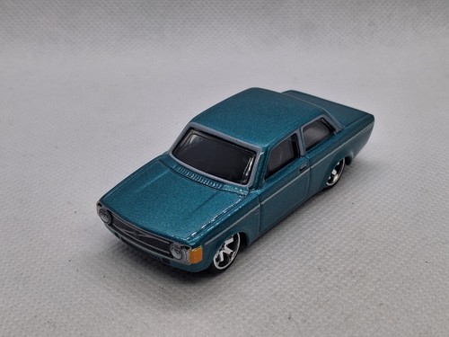 Hot wheels premium volvo - hot,