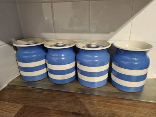 Vintage cornish kitchen - x,