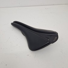 Fizik Aliante R1 Versus Evo Carbon rail saddle, 148mm width, 275mm length. Large