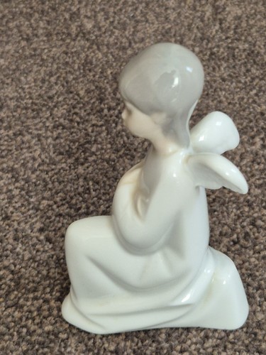 Vintage lladro nao kneeling - lladro,
