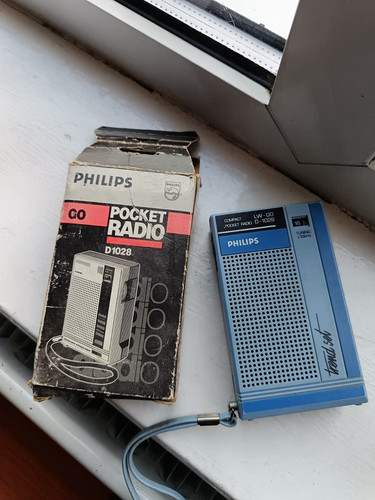 Vintage philips pocket radio - philips,