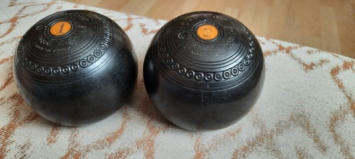 Lawn bowls set size - in,