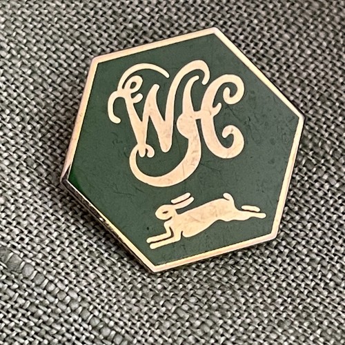 Hunt badge enamel pin - hunt,