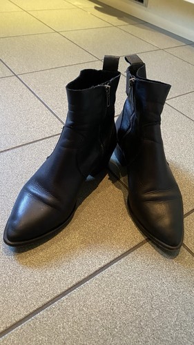 Black leather ankle boots size - leather,