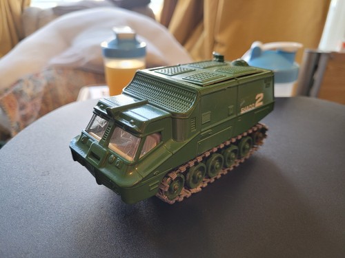 Dinky shado mobile from ufo - 2,
