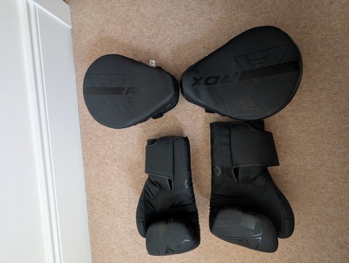 Rdx boxing gloves - rdx, pads