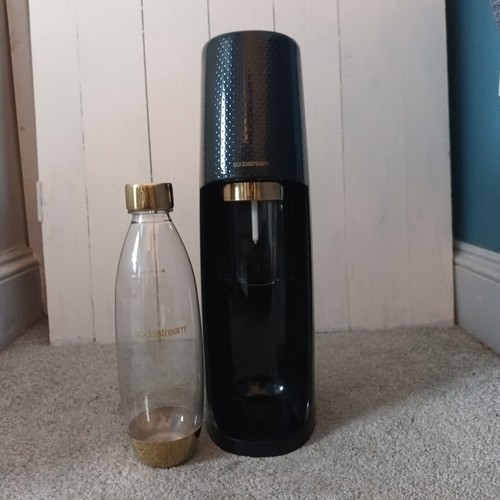 Black soda stream sparkling - stream,