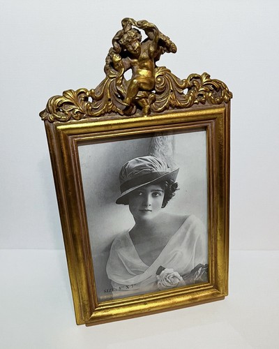 Cherubs ornate photo - cherubs,