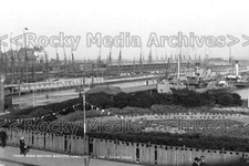 Hqs-85 Fish Markets & Yacht