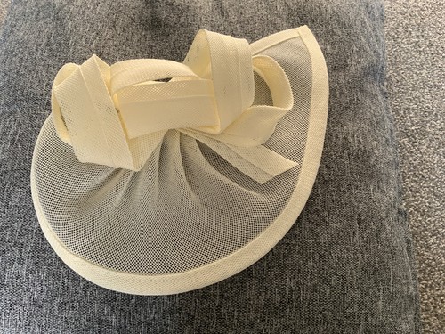 Disc fascinator cream mother - cream,