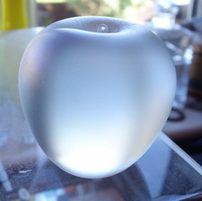 GLASS APPLE PAPERWEIGHT