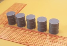 1/35th (54mm) SCALE Set of 5 MODEL OIL DRUMS - COMES UNPAINTED