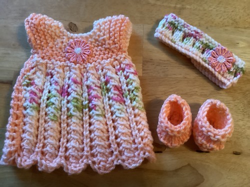 Hand knitted dolls - clothes, to