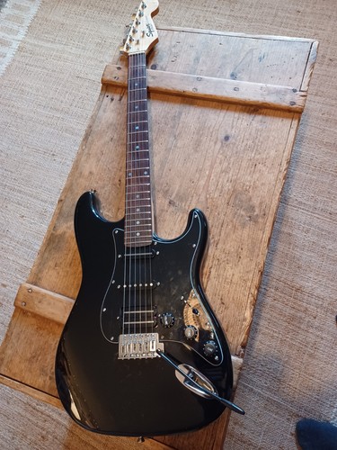 Souped fender squier strat - squier,