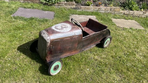 Vintage hot rod - style, pedal