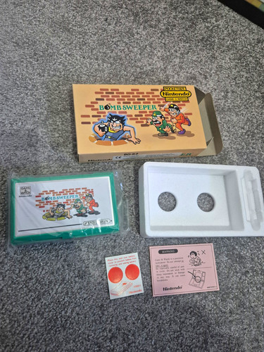 Nintendo game watch - watch, bomb