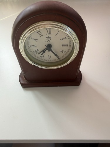 Quartz mantel clock - quartz,