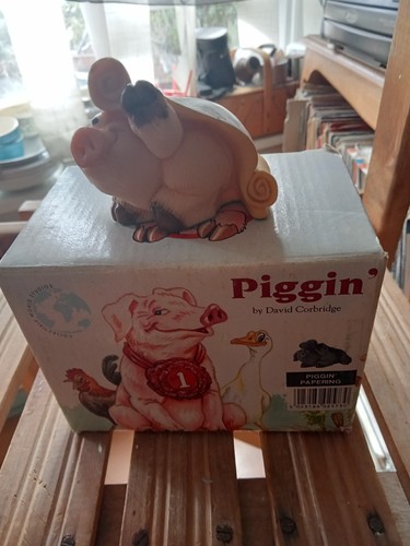 Piggin papering boxed - papering,