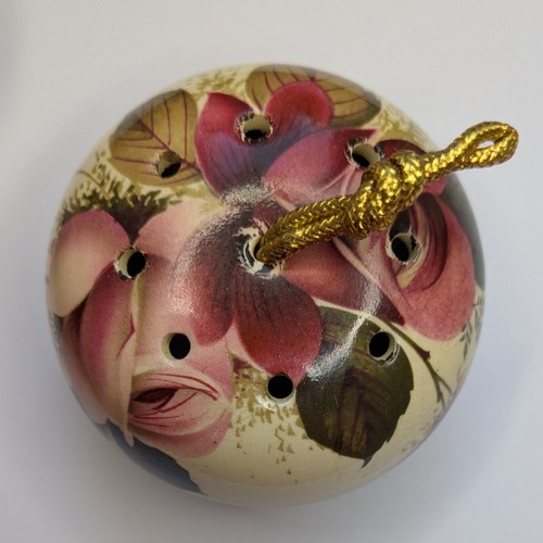 Vintage olde ceramic - ye,
