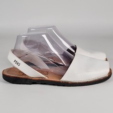Avarca ~ White Leather  Flat