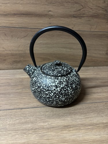 Small black speckled cast - small,
