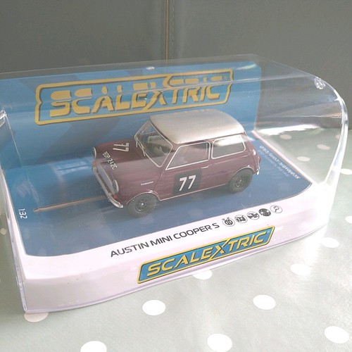 New scalextric c4238 austin - c4238,