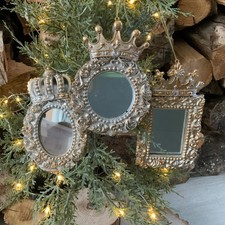 8cm Wide Gold Resin Hanging