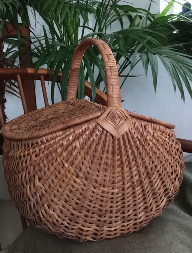 Lovely vintage willow shopping - lovely,