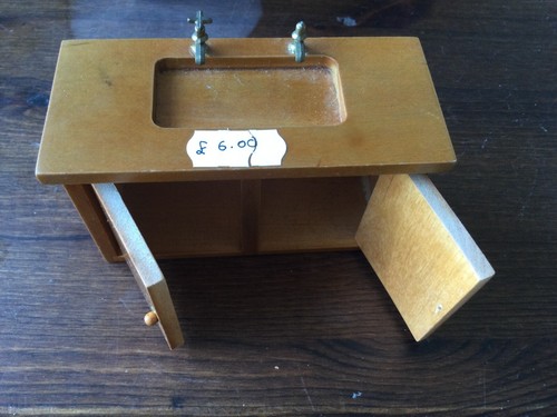 12th dolls house - 1/12th, pine